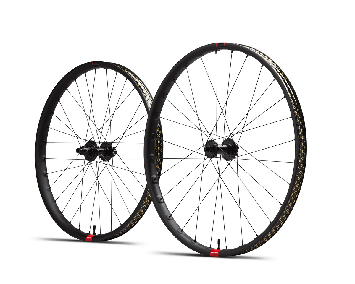 Juego Ruedas E-Bike MTB Reserve E-29 Carbono Industry Nine 1/1 XD 6 Tornillos Negro